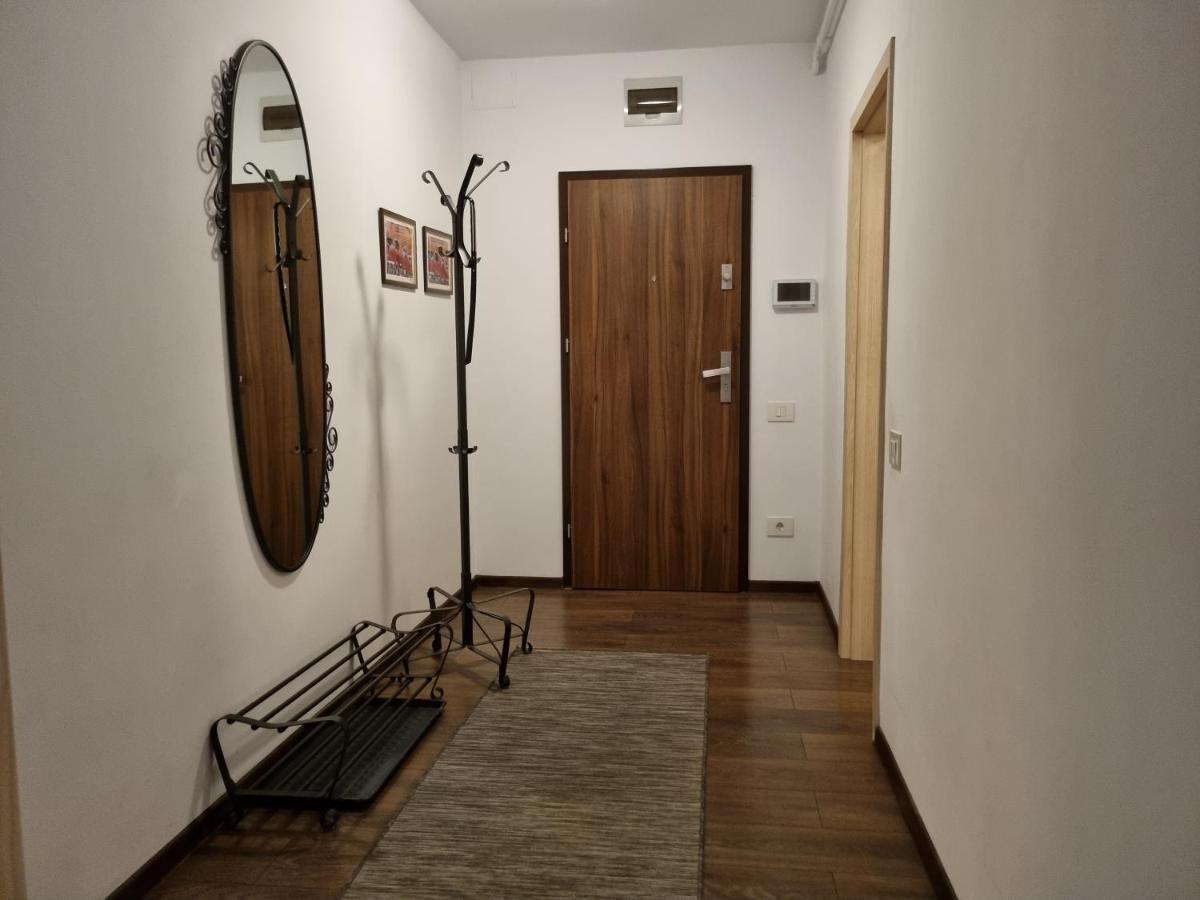 Avram Iancu Private Apartment With Ac Braşov Eksteriør billede