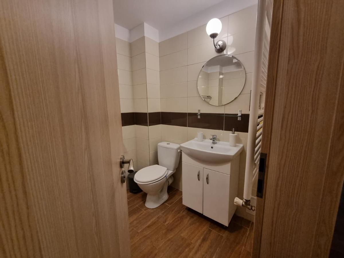 Avram Iancu Private Apartment With Ac Braşov Eksteriør billede