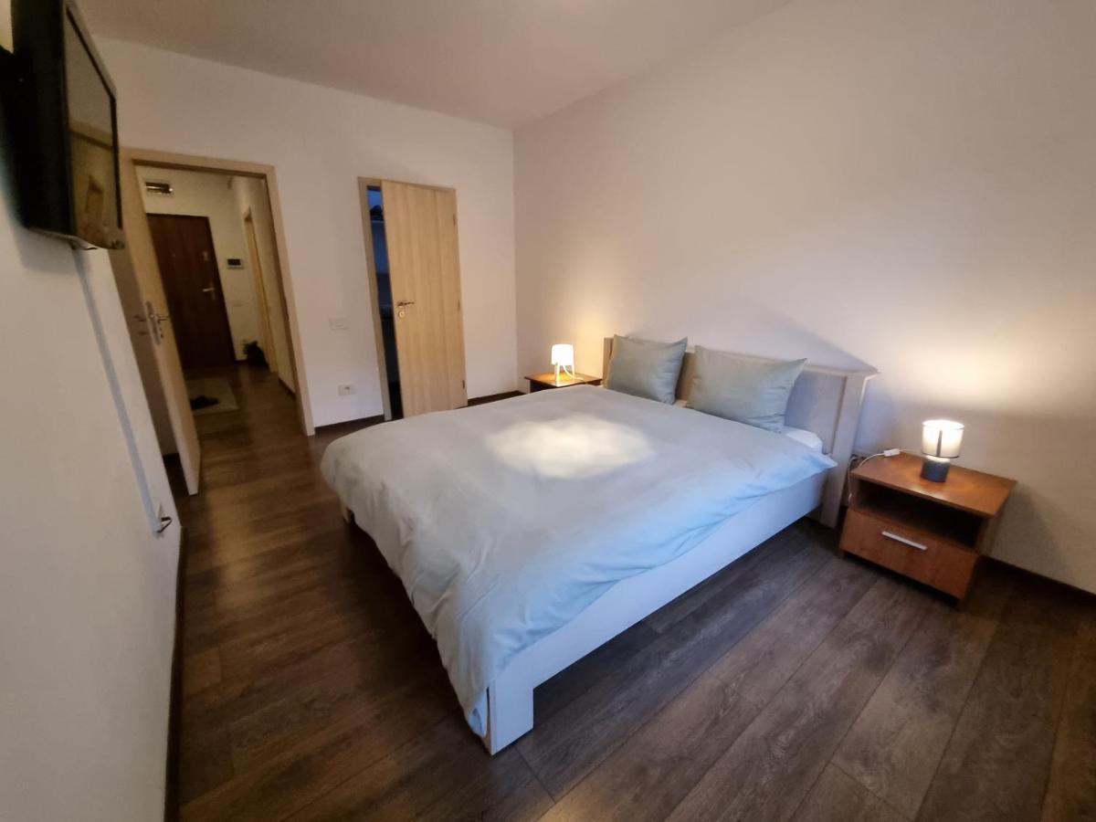 Avram Iancu Private Apartment With Ac Braşov Eksteriør billede